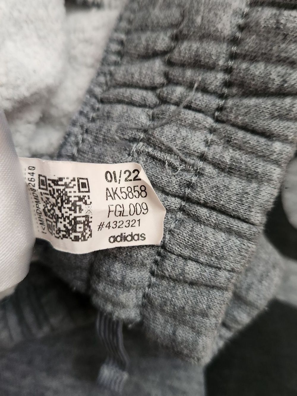 Adidas Kids'/Boys' Grey Logo Jogger Sweatpants W/ Pockets, Large (10/12) - Picture 4 of 9